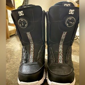 DC snowboard boots woman size 6